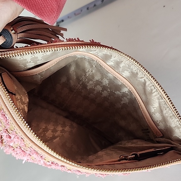 Karl Lagerfeld Paris straw spring clutch with tassels, like new. - Picture 9 of 16